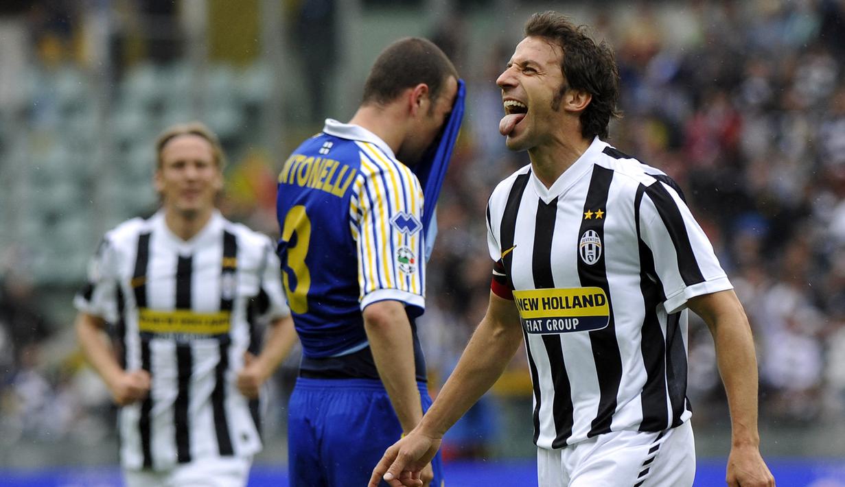 Alessandro Del Piero. Striker yang menjadi legenda di Juventus ini total bermain dalam 19 musim, mulai 1993/1994 hingga 2011/2012 dengan total tampil sebanyak 705 laga dengan torehan 290 gol. Ia pensiun pada 2014 di klub India, Delhi Dynamos usai memperkuat Sydney FC. (Foto: AFP/Giorgio Perottino)