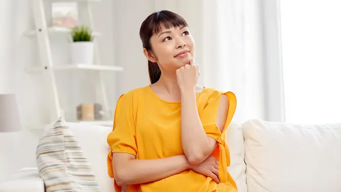 Terbayang Bayang Seseorang Kenali 4 Tanda Bahwa Si Dia Sedang Memikirkanmu Lifestyle Fimela Com