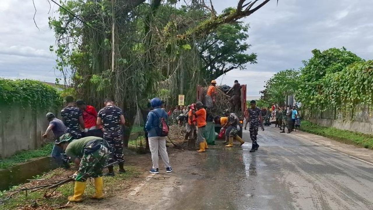 Kerja Bakti Sorong Bersih: Pemkot dan Alumni Manokwari Dukung Prioritas Nasional Presiden Prabowo
