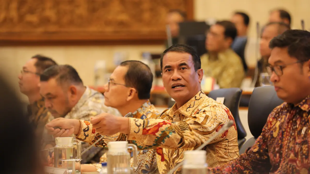 Andi Amran Sulaiman.