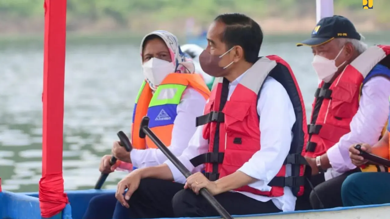 Presiden Joko Widodo (Jokowi) meresmikan Bendungan Bintang Bano di Kabupaten Sumbawa Barat, Nusa Tenggara Barat
