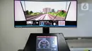Simulator kereta Light Rail Vehicle (LRT) Back up Operation Control Centre (BOCC) di Main Control Center (MCC) Depo LRT di Pegangsaan Dua, Kelapa Gading, Jakarta Utara, Kamis (21/12/2023). (Liputan6.com/Faizal Fanani)