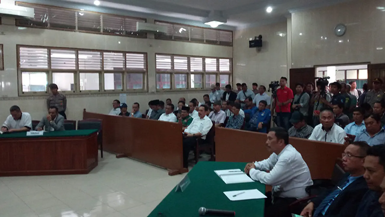 Suasana sidang putusan gugatan JR Saragih di PTTUN