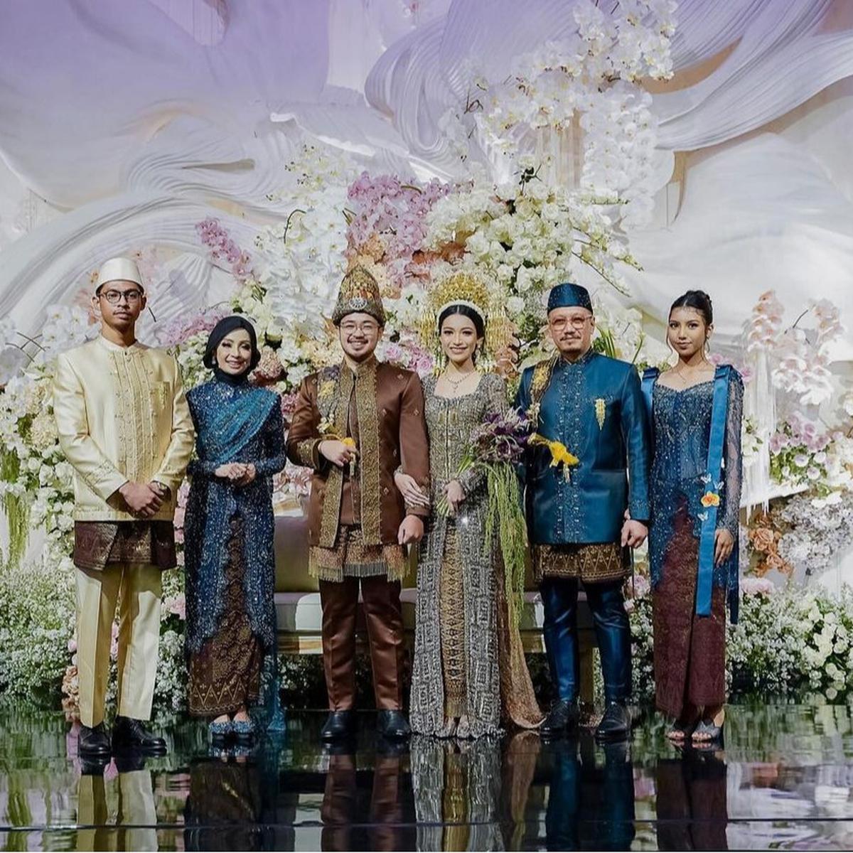 Dihadiri Tamu Presiden hingga Para Menteri, Intip Momen Pernikahan Putri Ipang Wahid yang Curi Perhatian