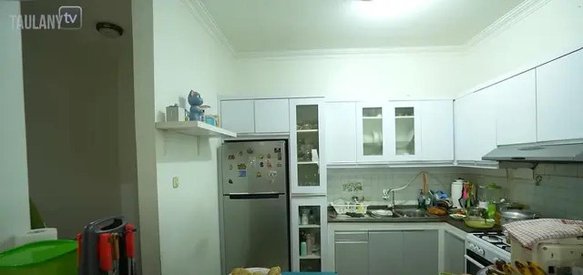 Potret Dapur Rumah Keong Dokter Boyke dengan Desain Klasik Penuh Makna