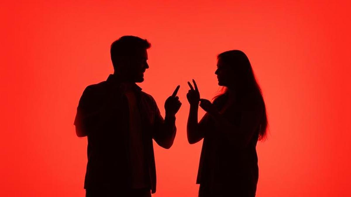 Bahasa Apa yang Digunakan Orang Tuli Saat Berpikir? Ini Penjelasannya