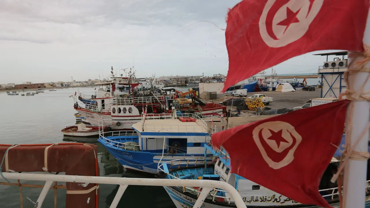 Kota Zarzis di pesisir utara Tunisia, yang kerap menyaksikan insiden tenggelamnnya kapal imigran yang hendak menyeberang ke Eropa (AFP/Fathi Nasri)