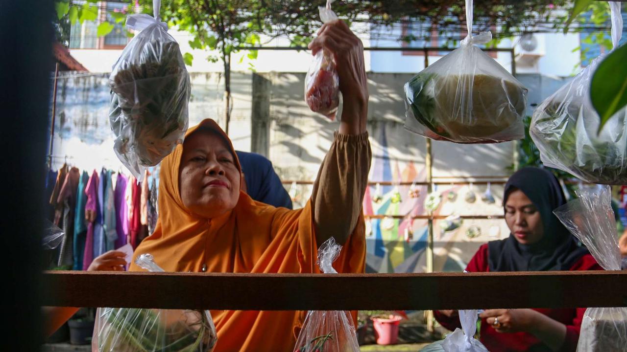 Warga Jatipadang Gelar Bazar Ramadan