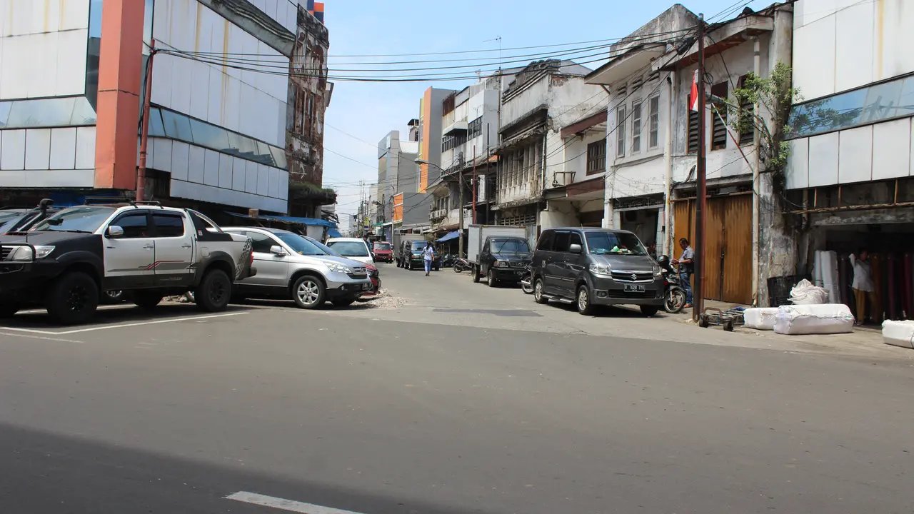 Jalan Pintu Kecil
