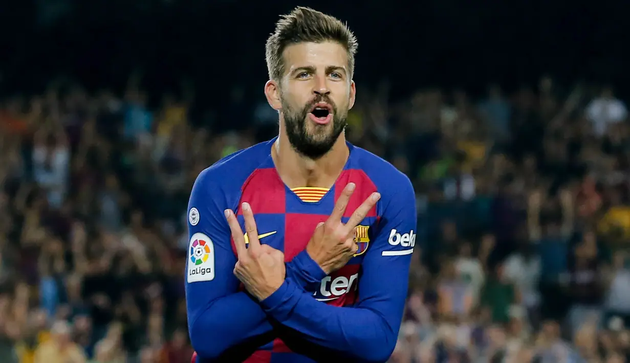 1. Gerard Pique (Barcelona) - Jebolan La Masia ini merupakan salah satu bek tengah terbaik dan masih menjadi andalan lini pertahanan Barcelona. Pique kembali ke Camp Nou setelah El Barca memboyongnya dari Manchester United dengan harga yang murah meriah yakni 5 juta euro. (AFP/Pau Barrena)