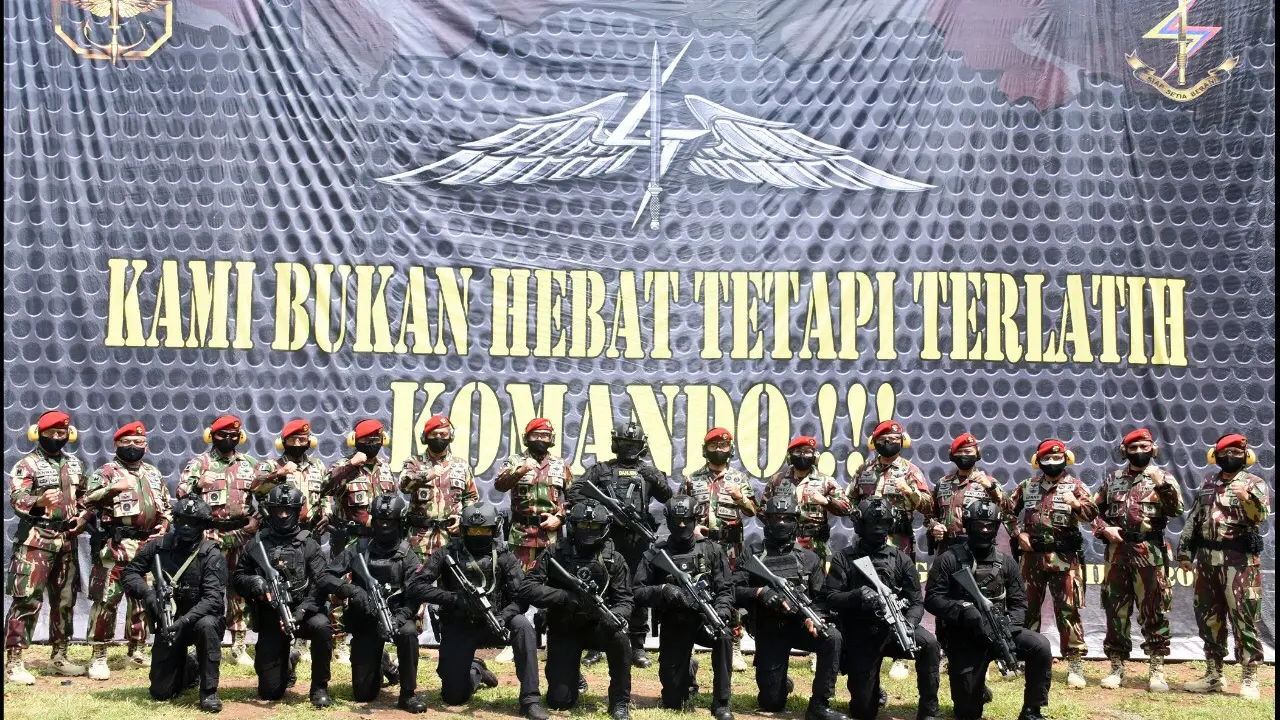 Komandan Jenderal Kopassus Brigjen TNI Mohamad Hasan disematkan Brevet Antiteror. Penyematan dilakukan oleh Wadansat 81 Kopassus Letkol Inf Wimoko.