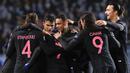 Para pemain PSG merayakan gol yang dicetak Lucas Moura ke gawang Malmo FF pada laga Liga Champions di Swedia, Rabu (25/11/2015) WIB dini hari. PSG berhasil menang 5-0. (AFP Photo/Jonathan Nackstrand)