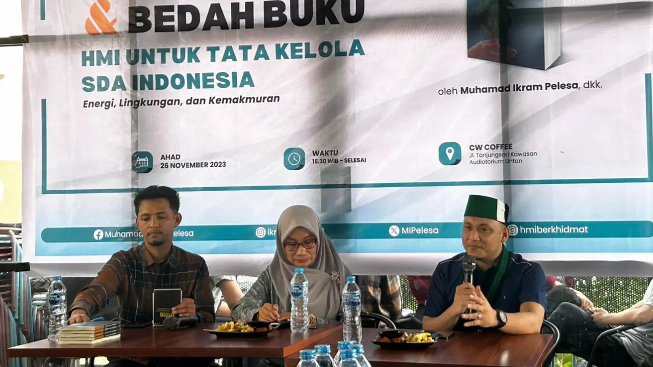 Launching dan Bedah Buku dengan tema “HMI Untuk Tata Kelola SDA Indonesia; Energi, Lingkungan dan Kemakmuran" yang diselenggarakan di CW Coffee Pontianak, Minggu (26/11/2023) (Istimewa)