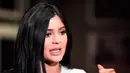 "Kamu langsung percaya segalanya bukan?" tulis Kylie Jenner. (yahoo.com)