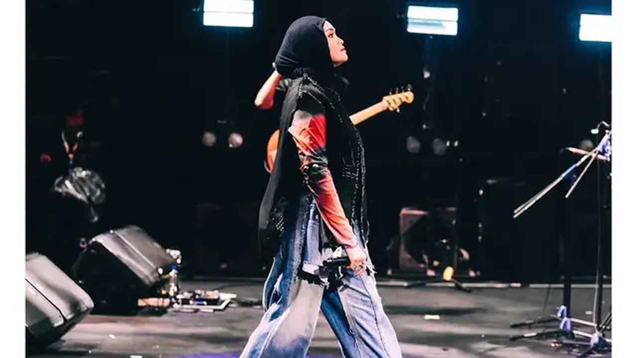 7 Potret Gaya Salma Salsabil di Pestapora 2025, Umumkan Kelahiran Anak Pertama