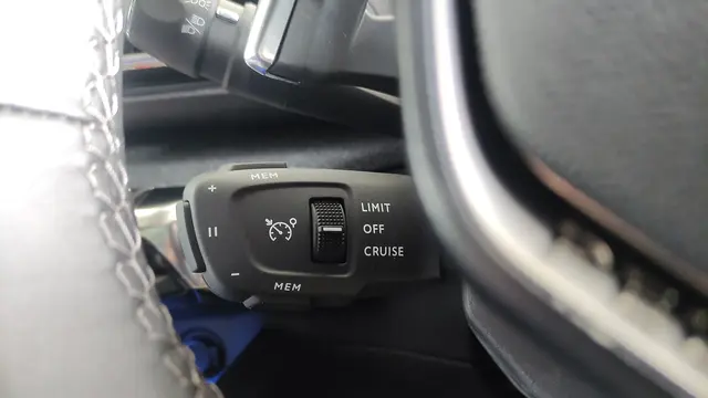 Kemudahan Aktifkan Cruise Control dan Speed Limiter Peugeot 3008 dan 5008 (Ist)