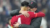 Jurgen Klopp telah membesut Liverpool sejak 2015/2016 dan mampu membawa The Reds dalam 12 laga final hingga musim ini. Dari total 12 laga final, ia mampu mempersembahkan 6 trofi bagi The Reds, sementara 6 laga lainnya berujung kekalahan. Berikut deretan 6 kekalahan tersebut. (AP/Petr David Josek)