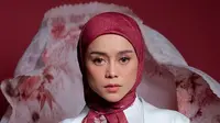 Intip 4 Gaya Hijab Lesti yang Bikin Tampil Modis dan Elegan