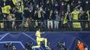 Pesepakbola Muslim lainnya yang tampil apik saat puasa adalah Arnaut Danjuma. Penyerang sayap milik Villarreal itu mencetak gol semata wayang kemenangan The Yellow Submarine ke gawang Bayern Munchen. (AP/Alberto Saiz)