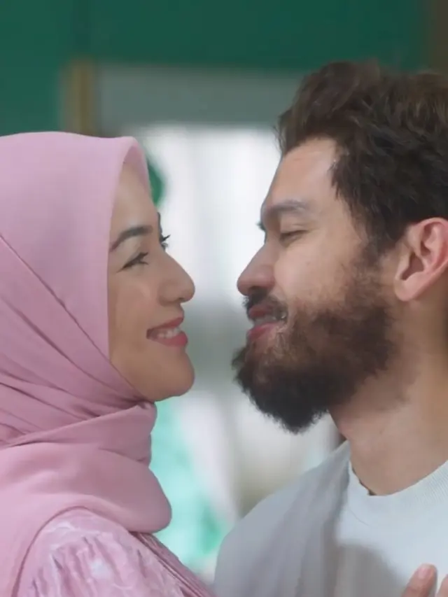 Citra Kirana dan Rezky Aditya dalam film Keajaiban Air Mata Wanita. (Foto: Dok. Instagram @bahagiapicturesid)