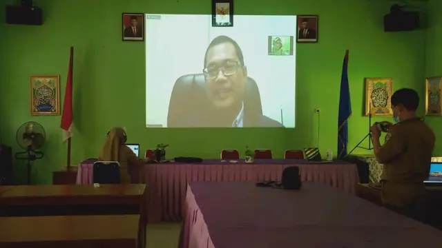 Pengambilan film dokumenter Sekolah Rakyat atau Volkschool Ketjepit, Punggelan, Banjarnegara, yang didirikan pada tahun 1904. (Foto: Heni Purwono untuk Liputan6.com)