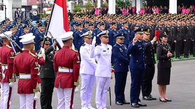 Prabowo Minta Perwira TNI/Polri Setia Mengabdi ke Masyarakat: Anda Digaji dan Diberi Makan Oleh Rakyat