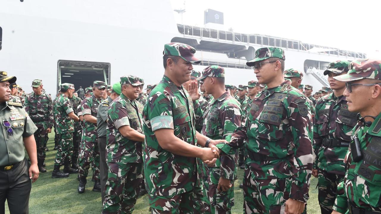 Wakasad Mewakili Menhan Berangkatkan Personel TNI AD ke Satuan Jajaran di Seluruh Wilayah Tanah Air