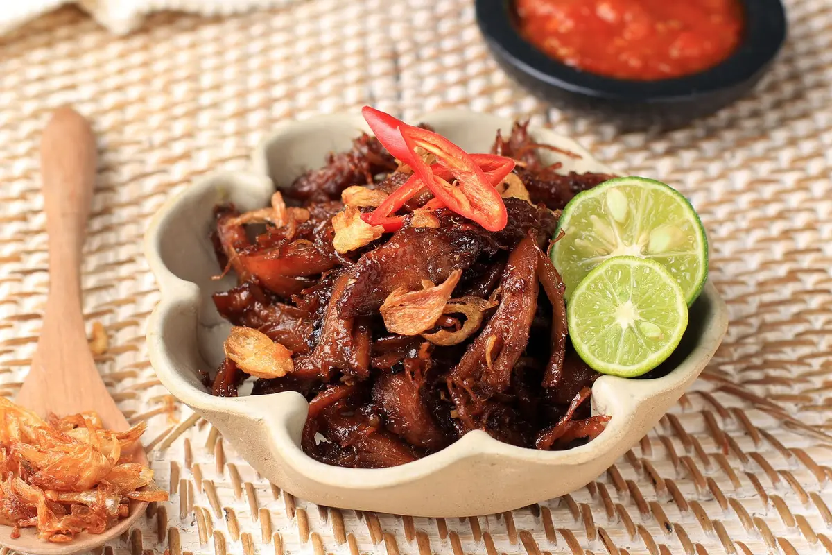 ayam suwir manis