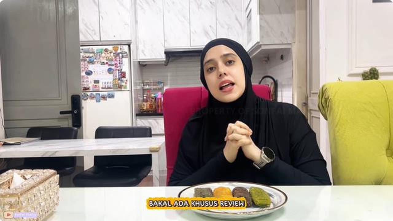 6 Potret Dapur dan Meja Makan di Rumah Fairuz A Rafiq, Modern Minimalis