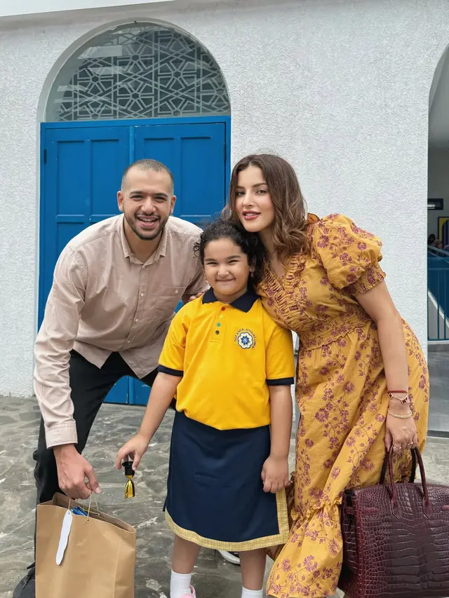 6 Potret Tasya Farasya dan Ahmad Assegaf di Acara Sekolah Anak Usai Ambil Rapor