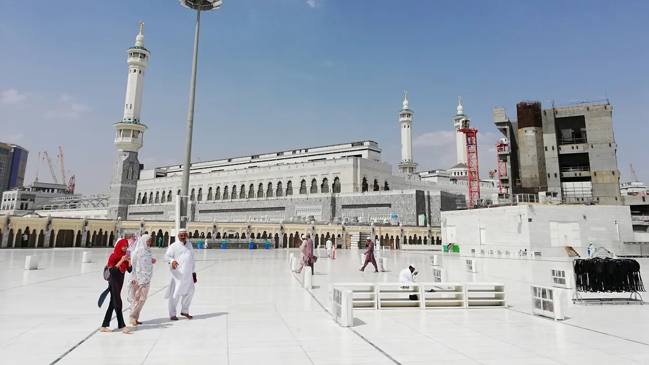 Suhu di Arab Saudi Tembus 46 Derajat Celcius, Kaki Jemaah Haji Alami Luka Melepuh