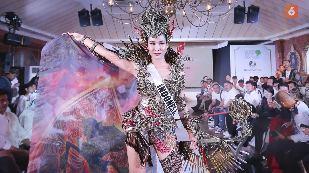 [Fimela] Frederika Alexis Cull -Puteri Indonesia 2019