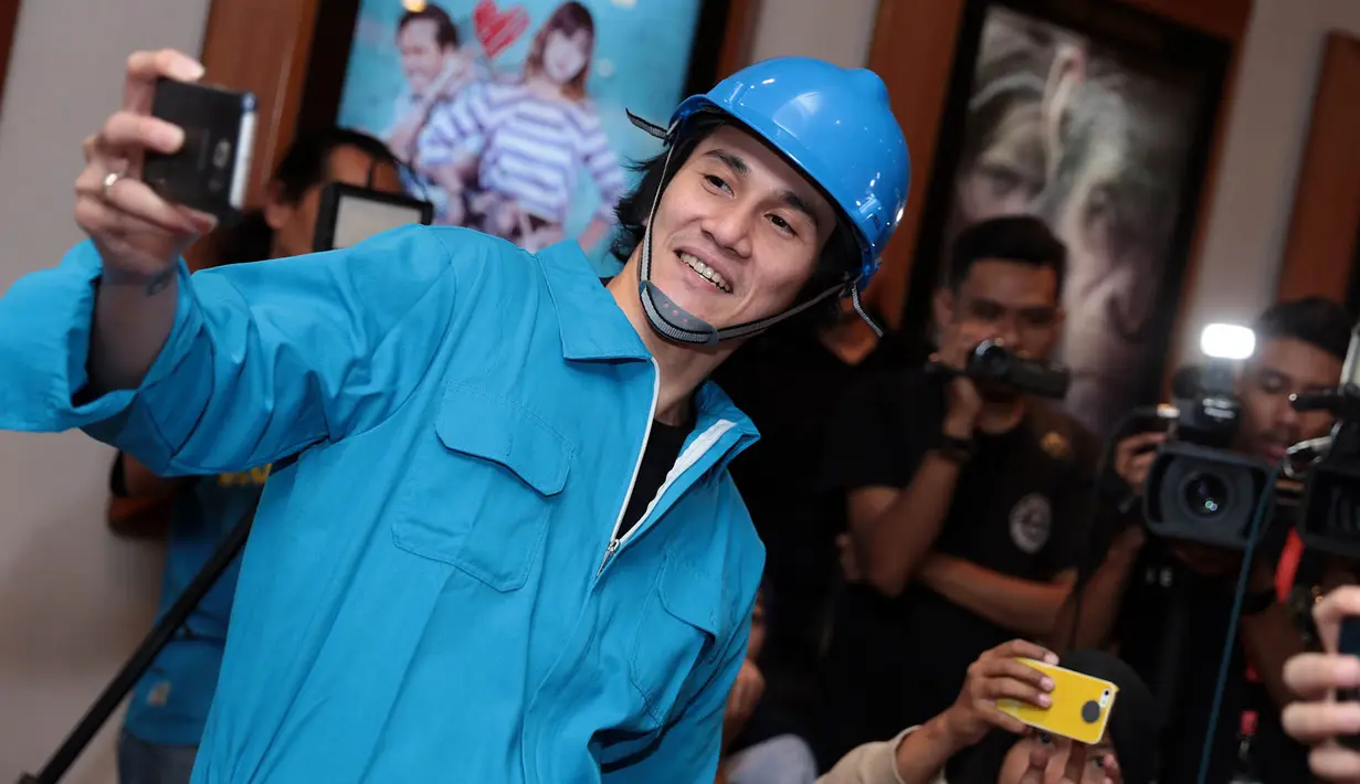 Meski salah satu pemeran utamanya tidak mengikuti akibat ditahan kasus penyalahgunaan narkoba, ketiga pemain itu akan tetap solid. Ada atau tidaknya Tora, tim ini tetap bersatu.  Apalagi hubungannya kekeluargaan. (Deki Prayoga/Bintang.com)