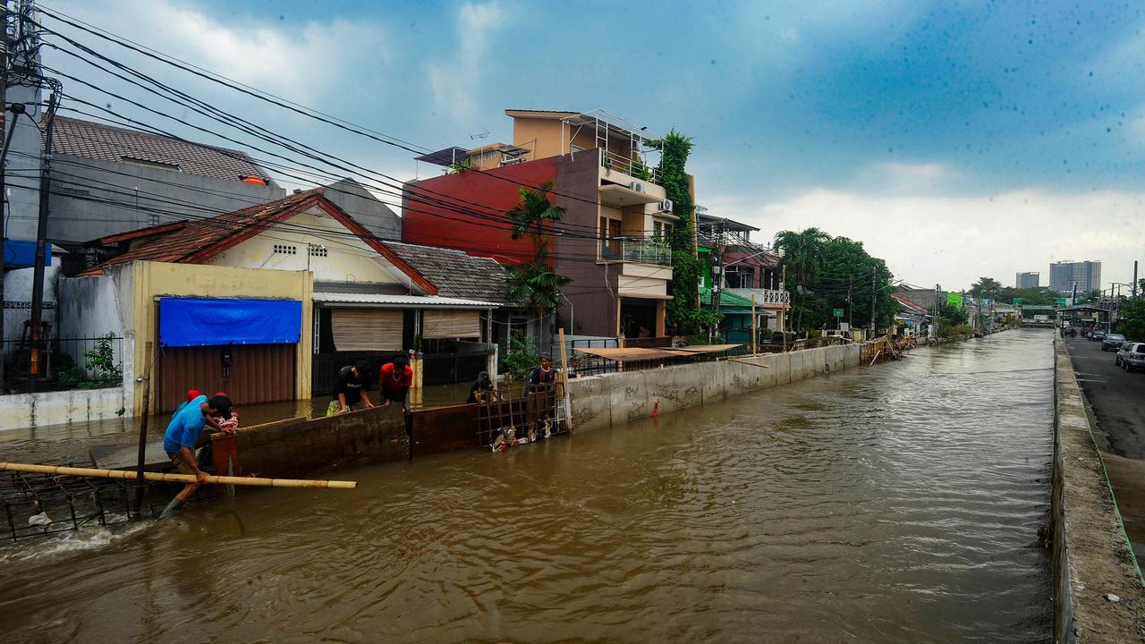 Banjir rendam Perumahan Taman Mangu Indah di Tangerang Selatan