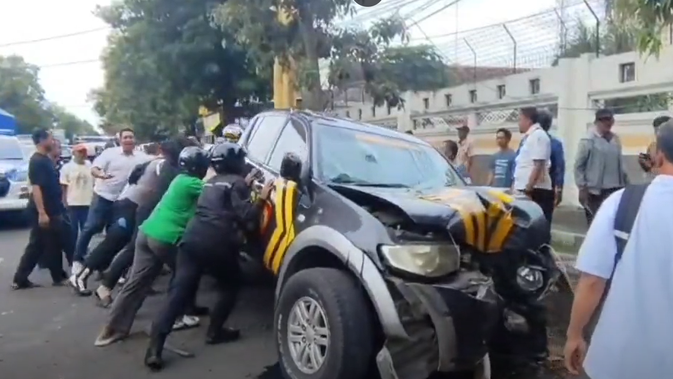 Kronologi Kecelakaan Tewaskan Kapolsek Arjasa, Mobil Patroli Tabrak Pohon Ringsek Bagian Depan