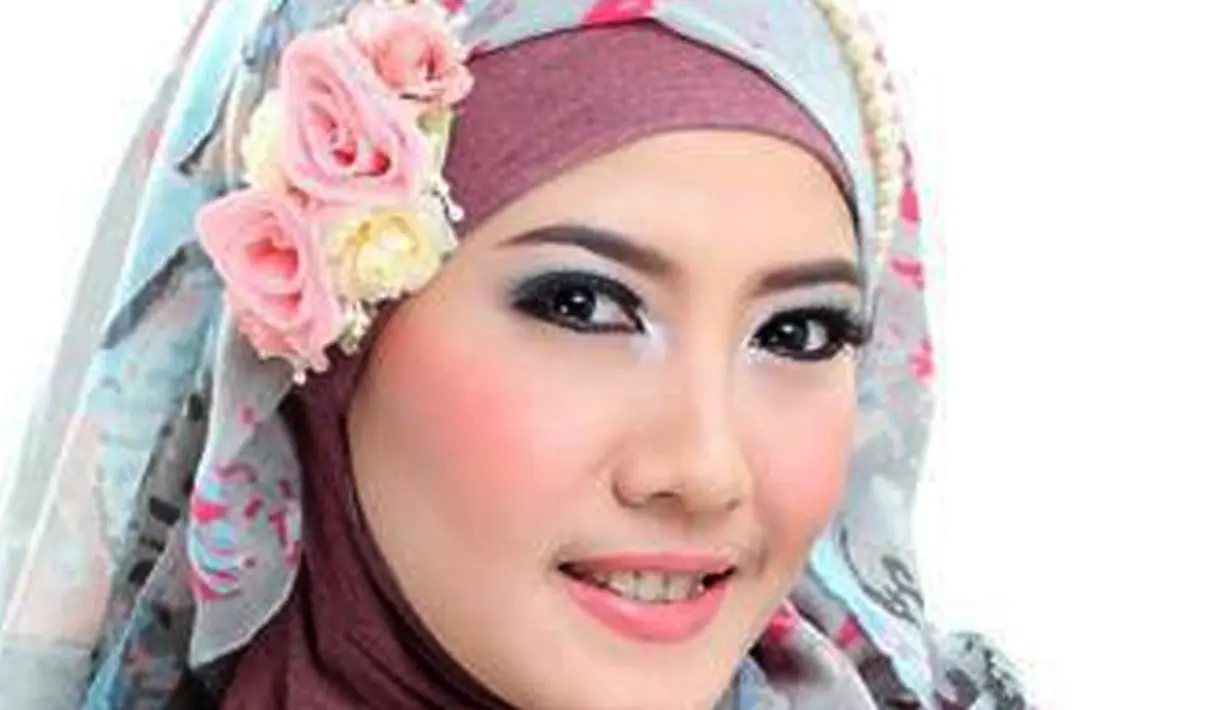 Selain berdakwah Peggy Melati Sukma juga aktif dalam sebuah organisasi. Dalam dakwah, ia juga pernah berdakwah di Perth yang membuat para jemaah meneteskan air mata mendengar kisah hijarahnya. (Istimewa)