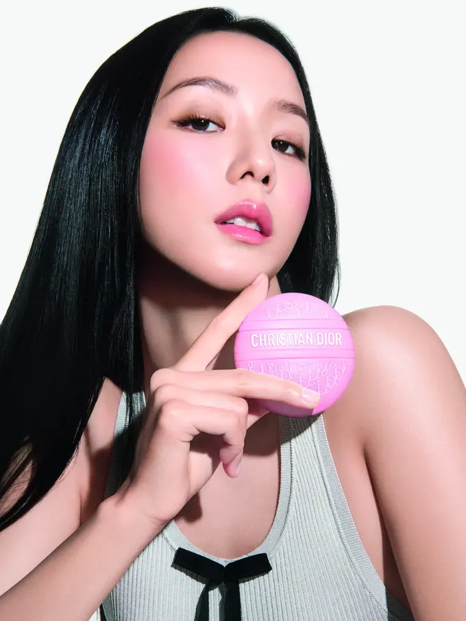Jisoo BLACKPINK hingga Florence Hunt Jadi Wajah Kampanye Dior Le Baume Limited Edition, Tampilkan Pesona Kulit Glowing Natural