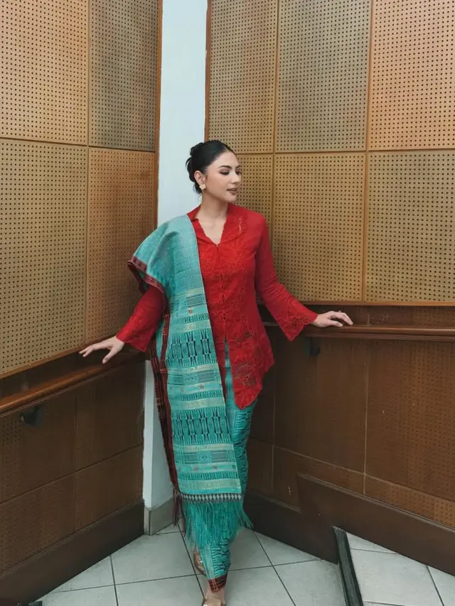 Jessica Mila Rayakan Hari Paskah 2026 kenaka kebaya merah. [@jscmila]