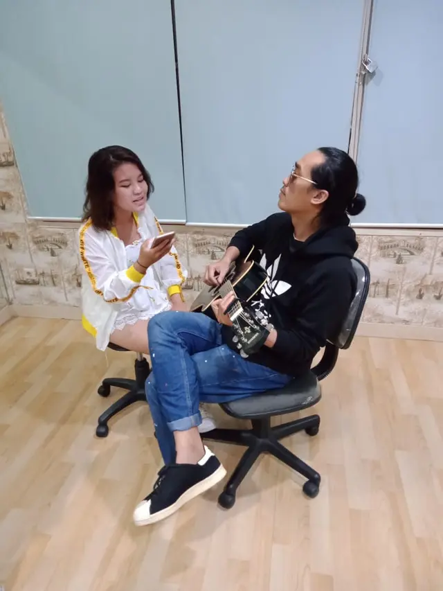 Cyelliaa Saputra dan Dide Hijau Daun