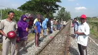 Kakek pencari rumput di Kabupaten Probolinggo Jawa Timur, tewas tersambar Kereta Api Ranggajati. (Liputan6.com/Dian Kurniawan)