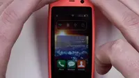 Posh Mobile Micro X S240, smartphone terkecil di dunia (Sumber: BGR)