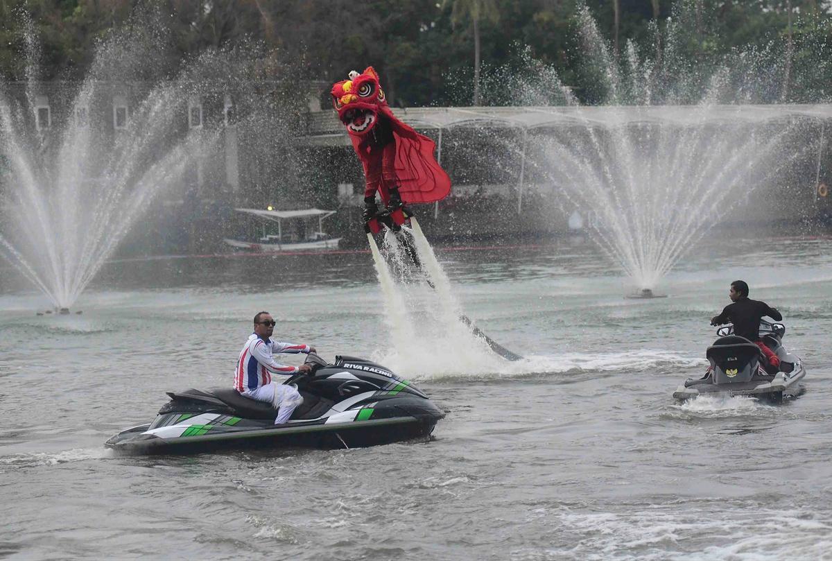 FOTO: Aerial Lion Dance Semarakkan Festival Imlek Jakarta 2026