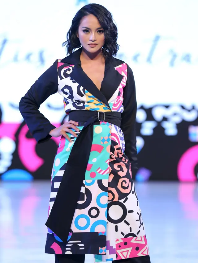 [Fimela] Tities Sapoetra X Make Over