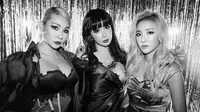 Saat menyanyikan lagu milik 2NE1, tak terasa idol K-Pop yang satu ini meneteskan air mata.