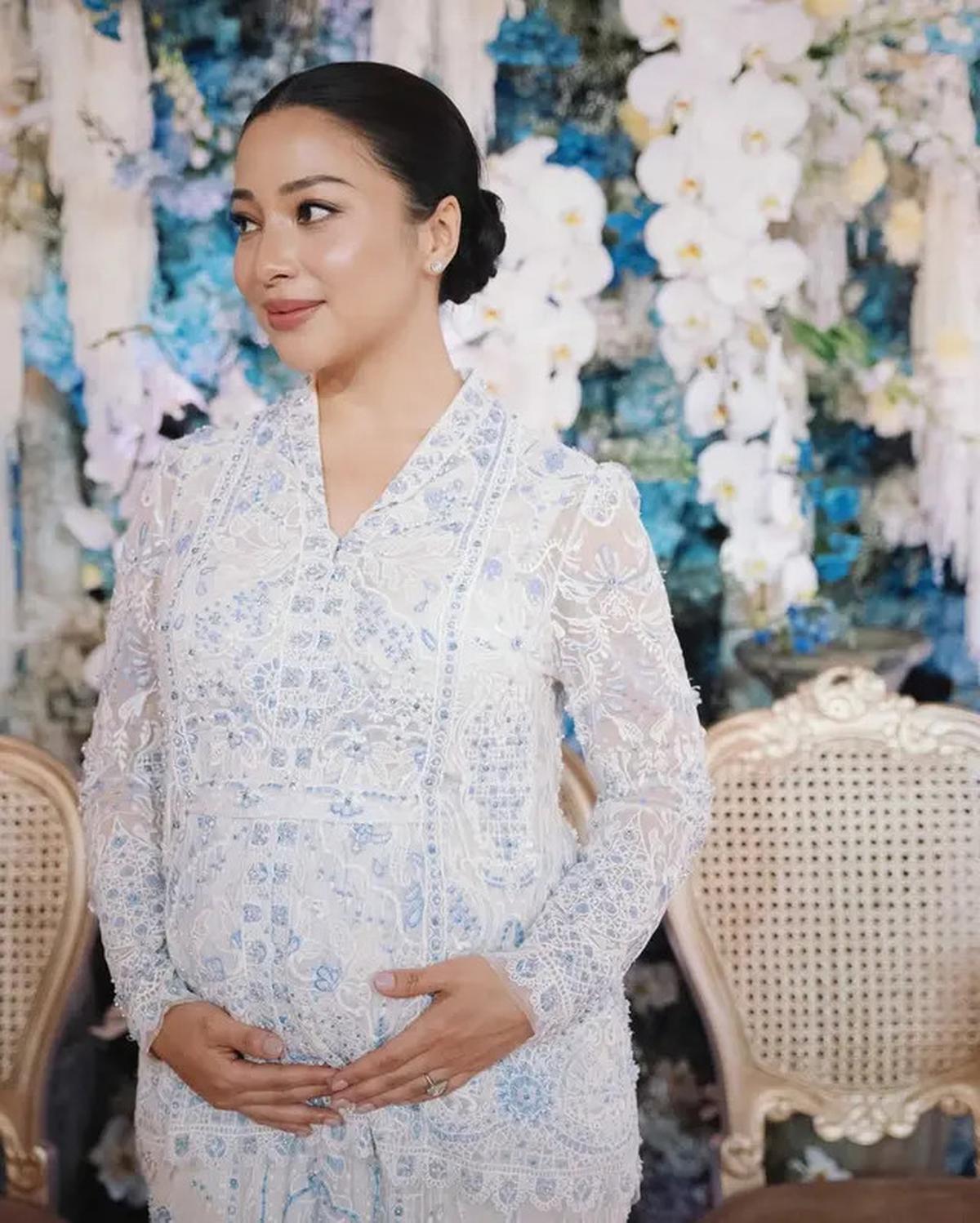 6 Potret Cantik Nikita Willy Saat Melahirkan Anak Kedua, Konsisten Tampil Glowing Sejak Hamil