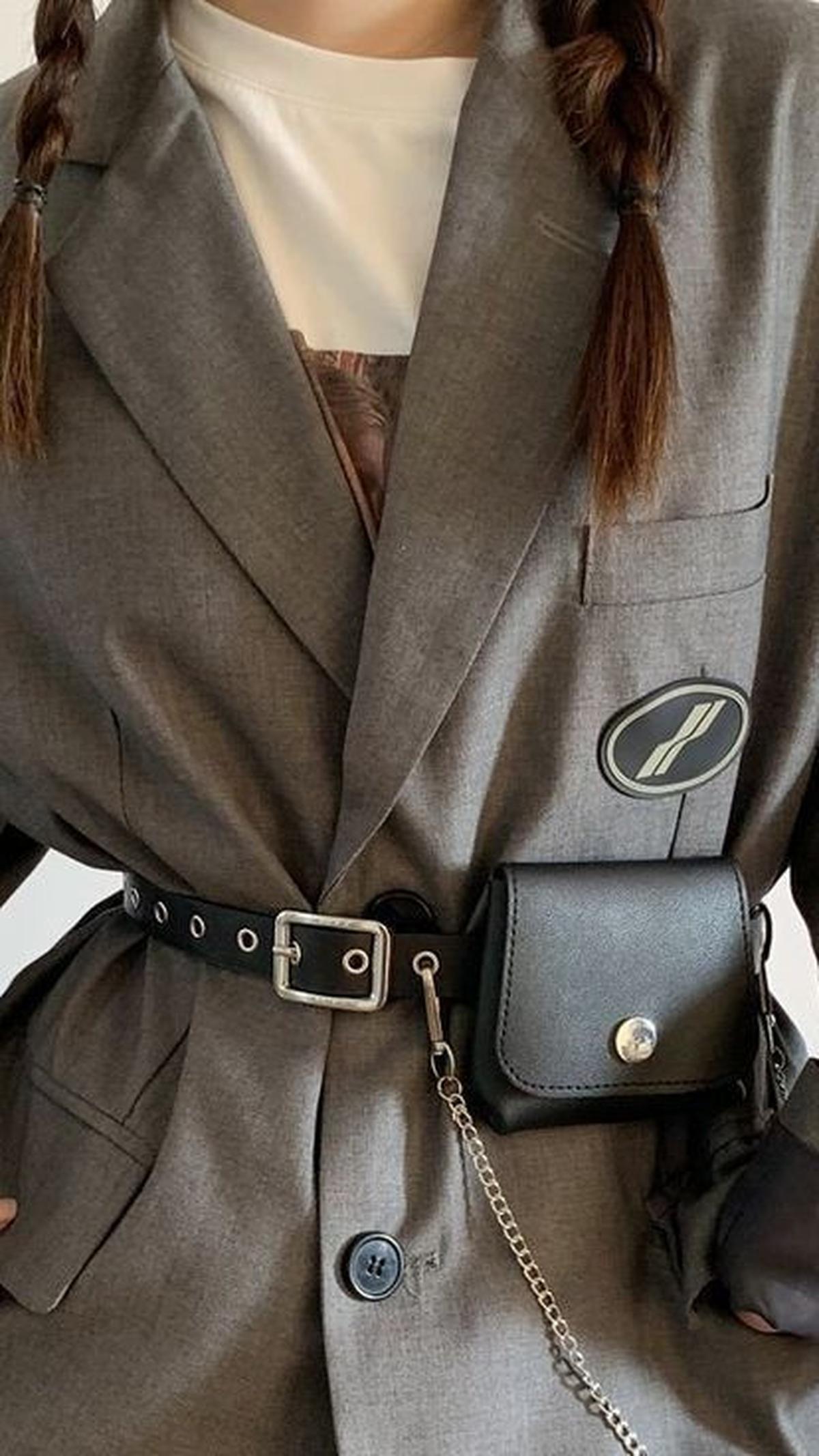 <b> 4. Tas Pinggang atau Fanny Pack</b><br>