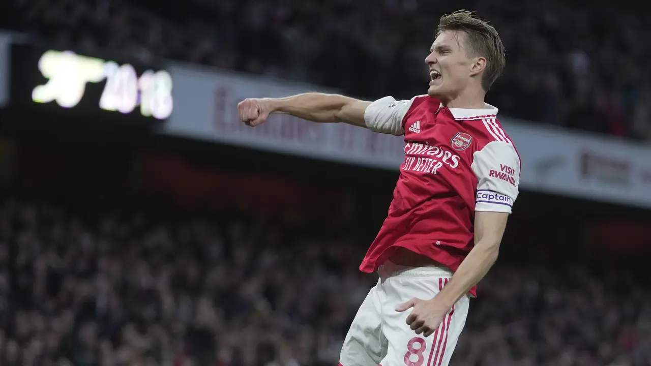 Foto: Arsenal Jaga Asa Juara Liga Inggris, Chelsea Hati-hati Degradasi