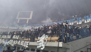 Ribuan bobotoh memadati Stadion Gelora Bandung Lautan Api (GBLA) Kota Bandung, Kamis (7/5/2026). Ini merupakan bentuk dukungan terhadap Persib Bandung yang akan terbang ke Samarinda untuk duel panas melawan Persija Jakarta pada pekan ke-32 BRI Super League 2025/2026, Minggu (10/5/2026). (Bola.com/Erwin Snaz)