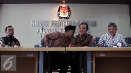 KPU DKI Jakarta memberikan keterangan pers terkait penetapan nomor urut Cagub dan Cawagub DKI Jakarta yang akan dilaksanakan pada 25 Oktober 2016 di Gedung KPUD, Jakarta, Jumat (21/10). (Liputan6.com/Johan Tallo)