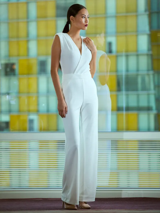 Jadi Tren Perhiasan Masa Kini, Intip Deretan Gaya Tampil Stand Out dengan Batu Safir